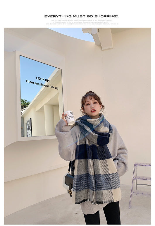 Bufanda Cuadriculada Blanca y Azul Estilo Japonés para Mujer - Image 10