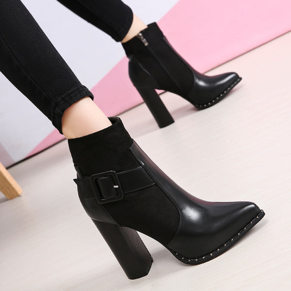 Botas Cortas para Mujer con Punta Afilada y Hebilla de Patrón Serpiente en Gamuza