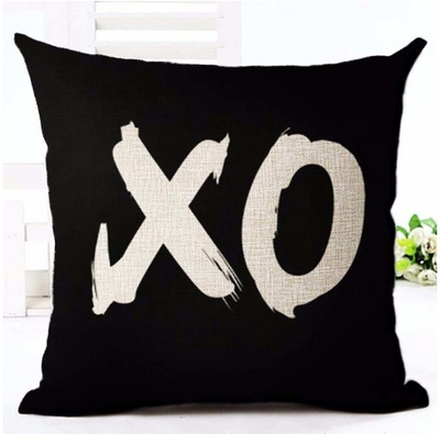 Funda de Almohada Decorativa con Letras en Blanco y Negro - Image 34