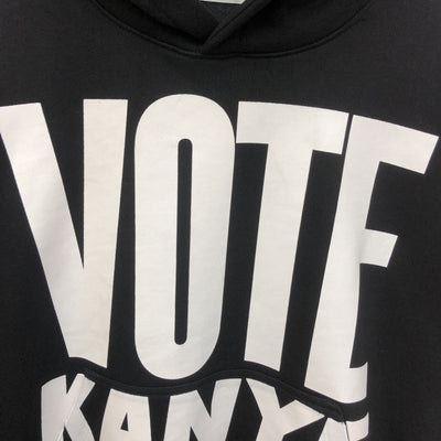 Sudadera con Capucha de Campaña - Diseño de Letras Icónico - Image 10