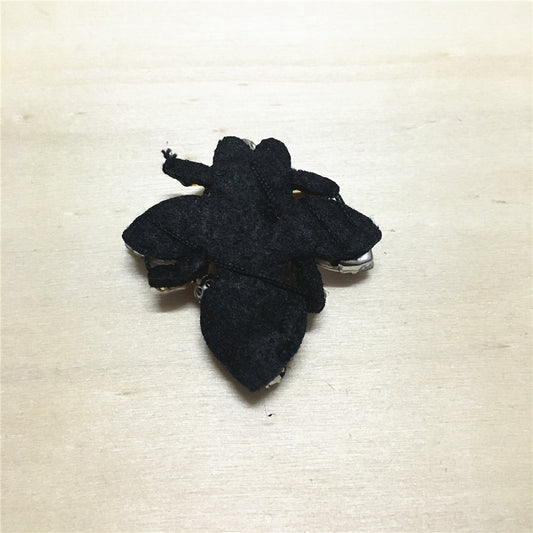 Broche Abeja Personalizado - Accesorio Único y Delicado - Image 2
