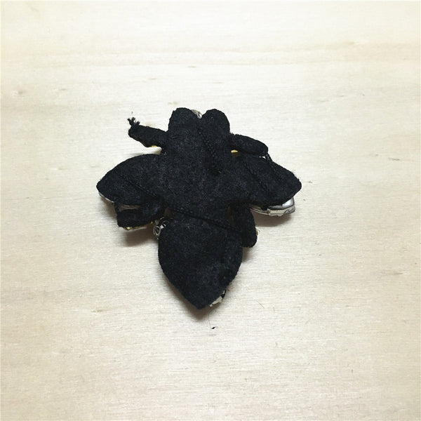 Broche Abeja Personalizado - Accesorio Único y Delicado