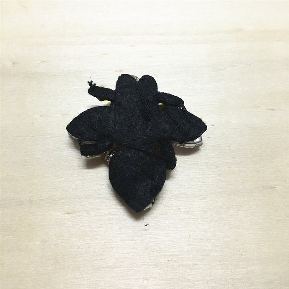 Broche Abeja Personalizado - Accesorio Único y Delicado