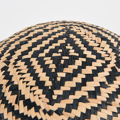 Sombrero de Rafia con Ala Ancha y Bloques de Color Geométricos - Image 7