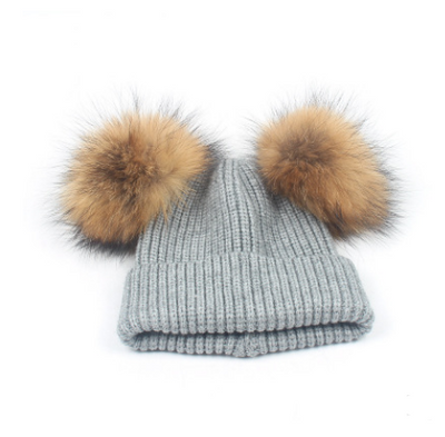 Gorro Tejido Cálido con Orejeras de Pompones para Niños - Otoño e Invierno - Image 4