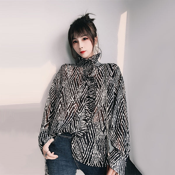 Blusa de Chifón con Cuello Parado y Volantes