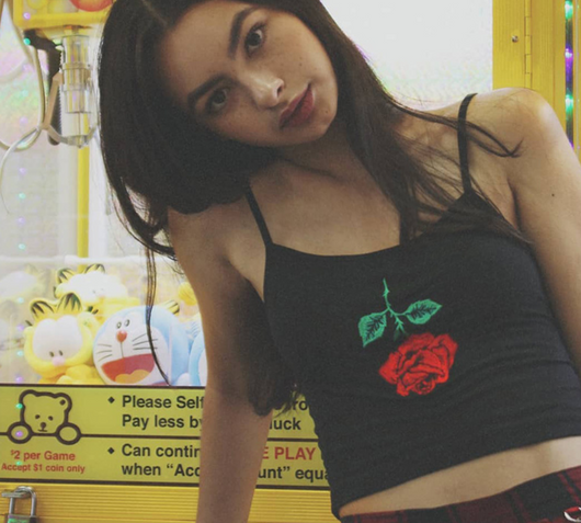 Camisola Corta con Bordado de Rosas - Image 5