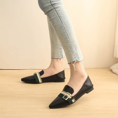 Zapato de Tacón Puntiagudo con Hebilla de Cinturón Elegante - Image 8