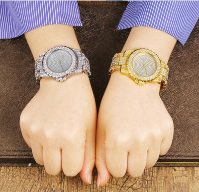 Reloj de Cuarzo Dorado con Cristales Brillantes para Mujer - Image 2