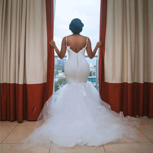 Vestido de Novia Africano con Encaje y Cola Voluminosa - Image 4