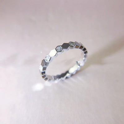Anillo de Plata con Diseño Colmena para Mujer - Image 10