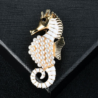 Broche de Caballito de Mar en Perla y Diamantes de Lujo