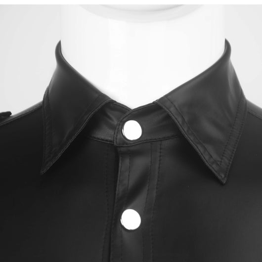 Camisa ajustada de charol con manga corta - Image 5