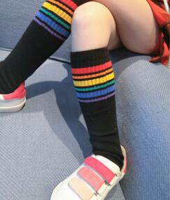 Calcetines de Algodón a Rayas Arcoíris para Niños y Niñas - Image 3