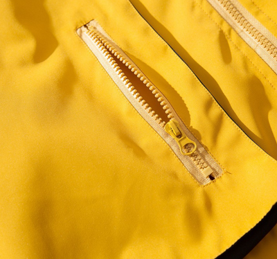 Chaqueta Cortavientos con Capucha y Bolsillos de Herramientas - Image 15