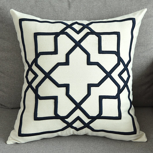 Funda de Almohada Decorativa de Algodón y Lino con Bordado Geométrico - Image 6