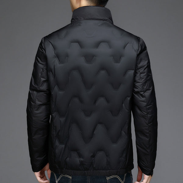 Chaqueta con cuello bajable y letras geométricas en relieve