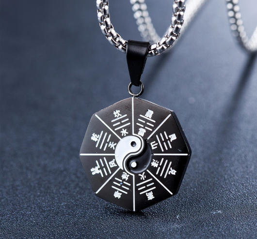 Collar Colgante Yin Yang Taiji en Acero Titanio - Estilo Punk Goth para Hombre - Image 3