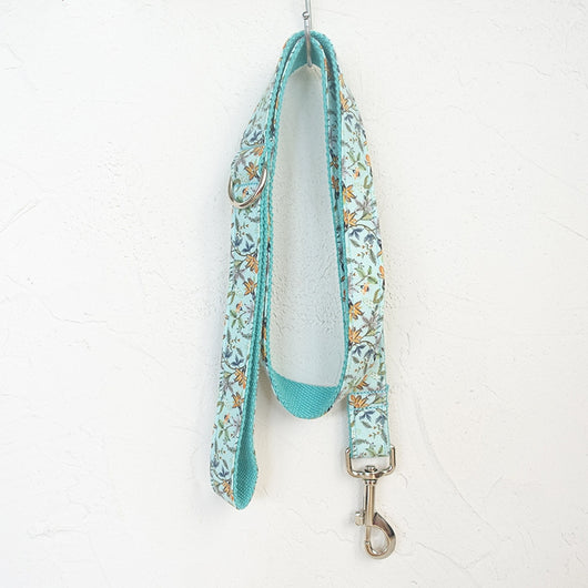 Collar para Perro con Estampado Floral Térmico y Moño Ajustable - Image 3