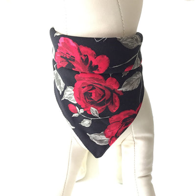 Toalla de Saliva de Algodón con Estampado de Rosa Roja - Image 10
