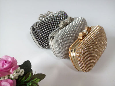 Cartera de Noche Elegante con Cadena de Diamantes y Cristales - Image 12