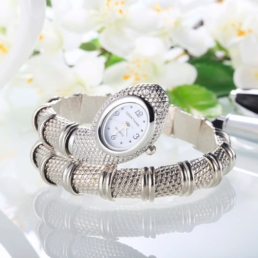 Reloj Pulsera Dorado Diseño Serpiente para Mujer - Image 4
