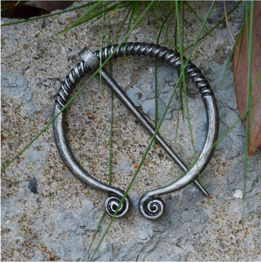 Broche Vikingo Estilo Nórdico - Accesorio Versátil para Denim y Accesorios - Image 11