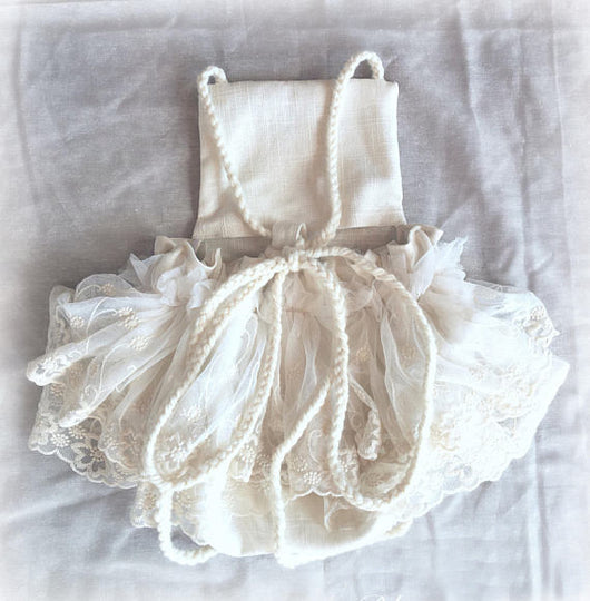 Corbata blanca con encaje bordado - Image 6