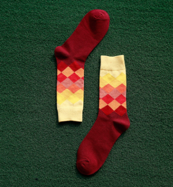 Calcetines Largos de Algodón para Hombre con Diseño de Diamantes Coloridos - Image 4