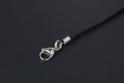 Collar Tejido de Lino Negro con Cuerda de Cera - Image 4