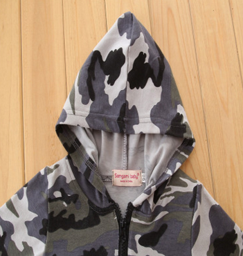 Enterizo Deportivo Camuflado con Capucha - Image 3