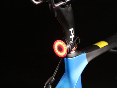 Luz Delantera Multifunción 4 en 1 para Bicicleta con Linterna, Bocina, Power Bank y Soporte - Image 10