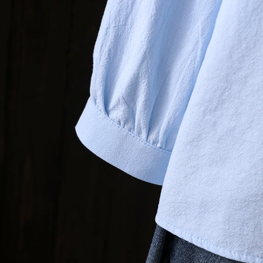 Camisa V-neck con Bordado y Botones en Manga - Image 3