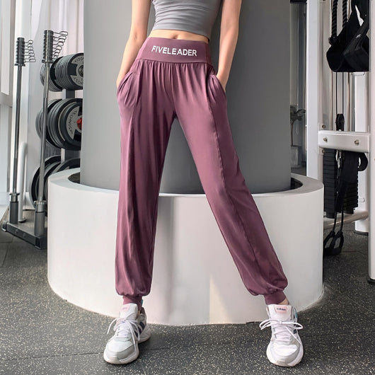 Pantalones deportivos con cintura ajustable y lettering - Image 35