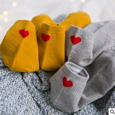 Calcetines de Algodón para Mujer con Diseño de Corazones - Otoño e Invierno - Image 4