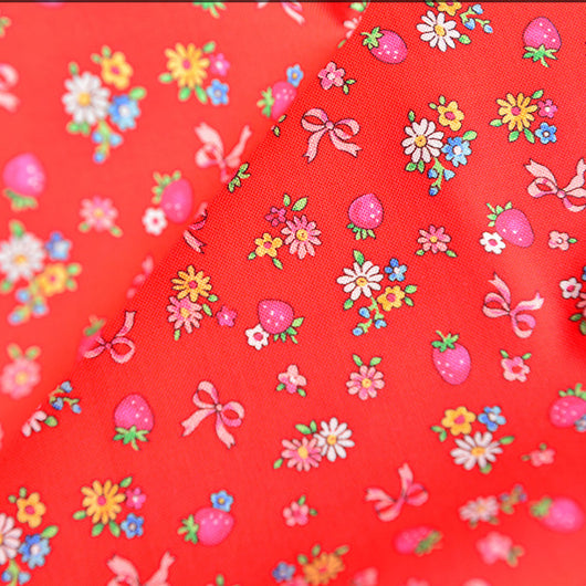 Tela de Algodón Estampada con Diseños Florales y Caricaturas - Image 4