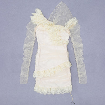 Vestido Ajustado con Encaje Patchwork y Mangas Transparentes