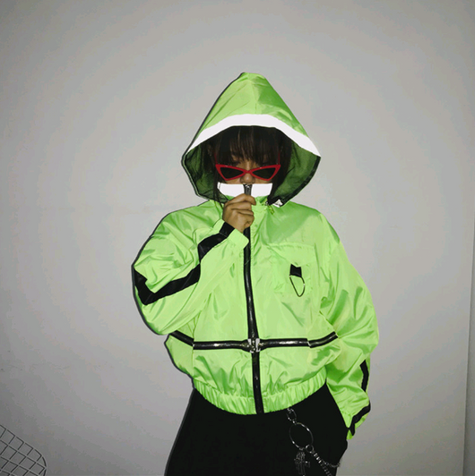 Chaqueta Deportiva Hip-Hop Verde Neón con Capucha Desmontable - Mujer Talla Delgada - Image 6