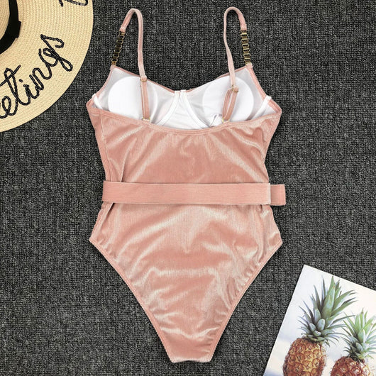 Bikini con Cadena Metálica y Cinturón de Cintura - Image 2