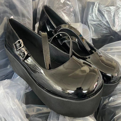 Zapatos Mary Jane Vintage con Suela Plataforma y Punta Redonda en Charol - Image 9