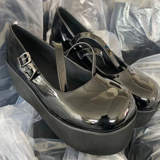 Zapatos Mary Jane Vintage con Suela Plataforma y Punta Redonda en Charol - Image 9