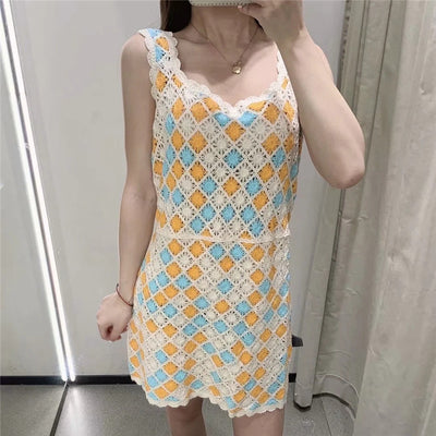 Vestido Corto Tejido Crochet con Tirantes y Cintura Alta Diamante - Image 9