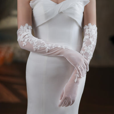 Guantes de Encaje Blanco Elegantes para Boda y Cena - Image 4