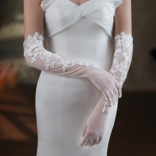 Guantes de Encaje Blanco Elegantes para Boda y Cena - Image 4