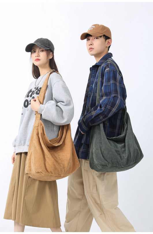 Bolsa Bandolera de Pana Espaciosa Minimalista y Casual - Image 17