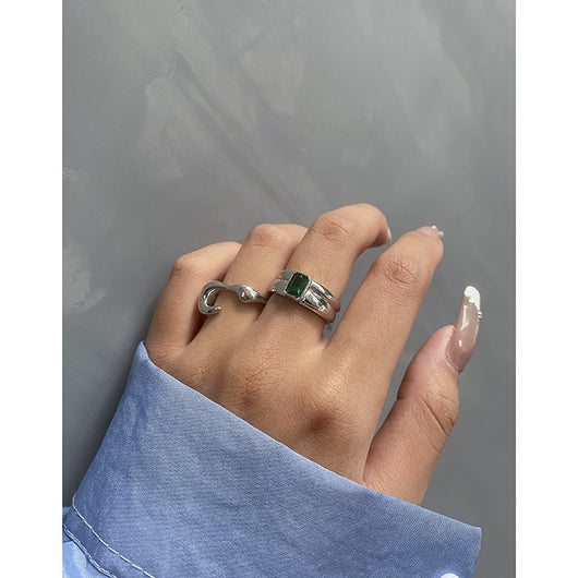 Anillo de Plata Esterlina con Circones Incrustados y Textura Brillante - Image 16