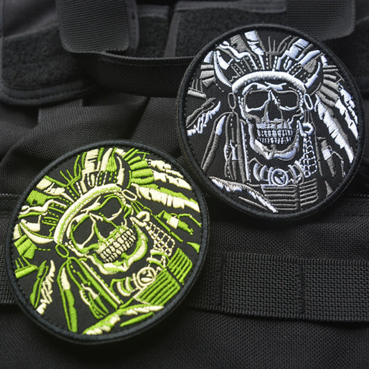 Parche Bordado Calavera Minimalista con Velcro