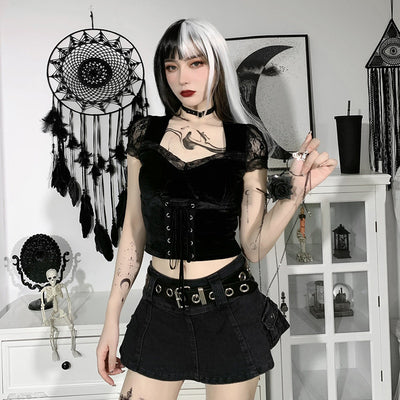 Blusa Elegante de Encaje y Gamuza con Cuello Cuadrado Manga Corta - Image 3
