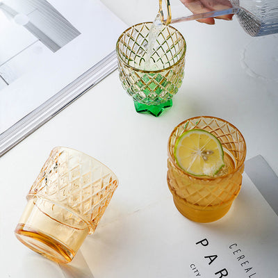 Vaso de Agua Diamond Star con Forma de Piña en Vidrio Dorado - Image 2