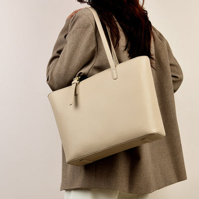 Bolsa de Hombro Commuter de Gran Capacidad y Diseño Versátil - Image 8